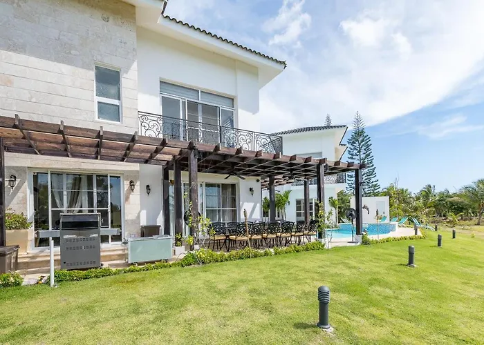 Amazing Private Villa With Chef And Maids