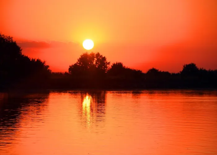 Hotel Sunrise Si Satul Pescaresc
