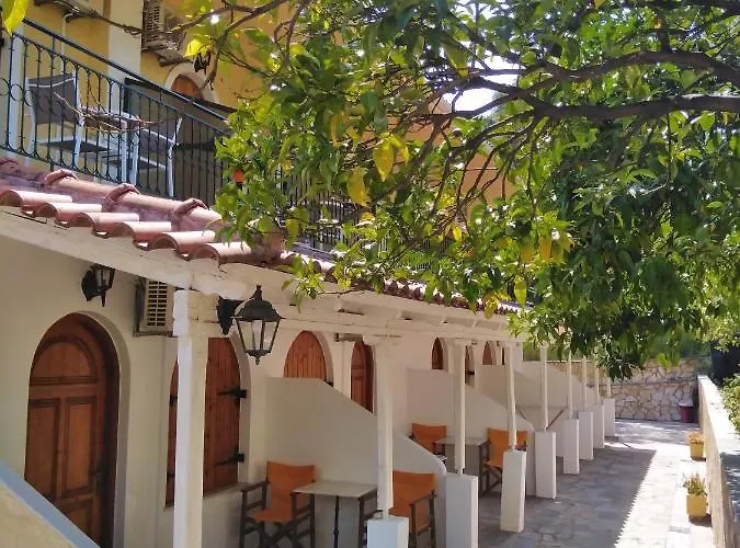 Ηotel Della