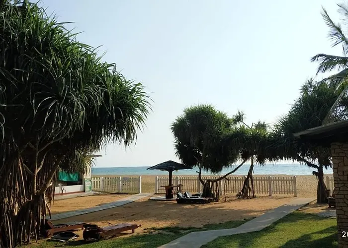 Green Shadows Beach Hotel