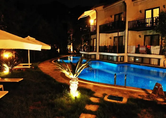Alya Hotel Goecek