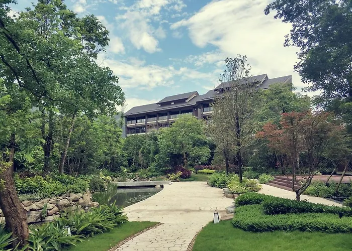 New World Qingyuan Hotel -Formerly Khos Qingyuan