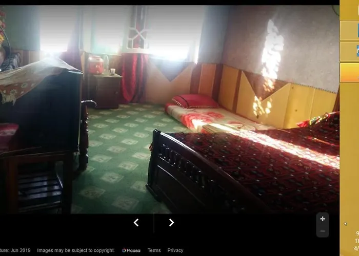 Three Star Hotel