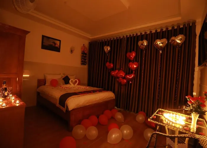 Ves - Pa Luxury Hotel