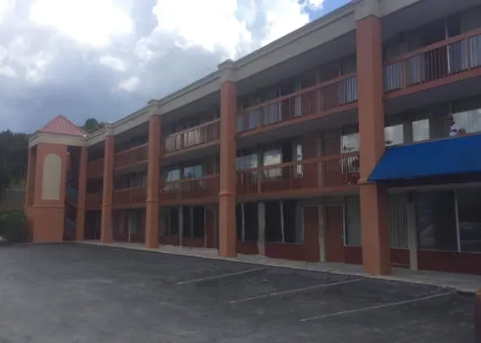 Oyo Hotel Harriman Near I-40