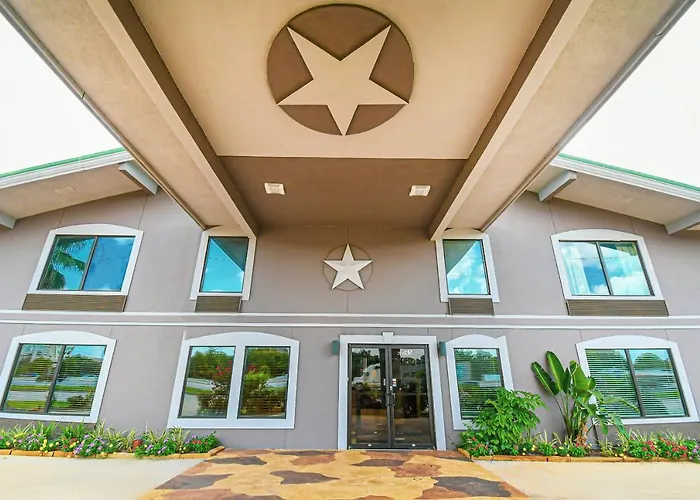 Scottish Inns & Suites - Woodlands Mall