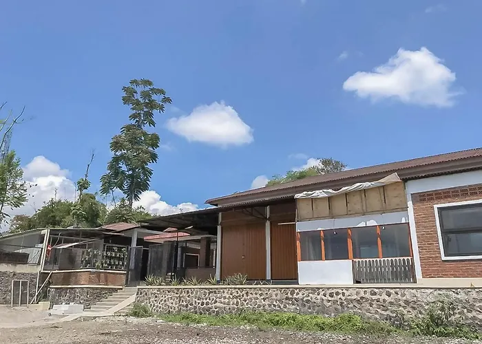 Reddoorz Resort Near Darajat Garut