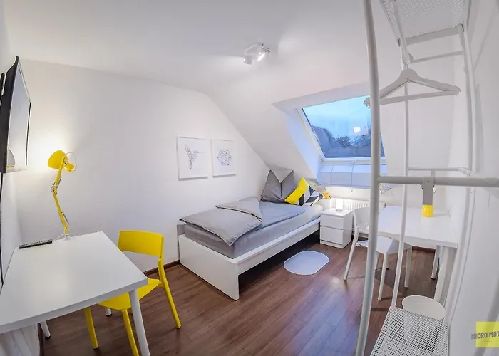 Micro Motel A-25