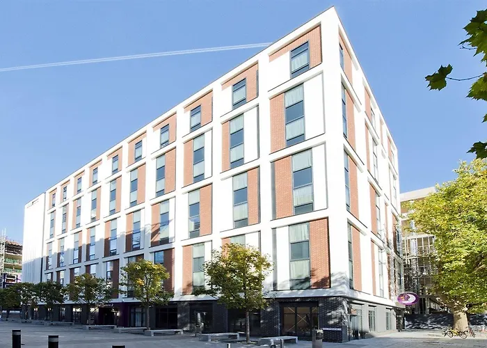 Premier Inn Bristol City Centre