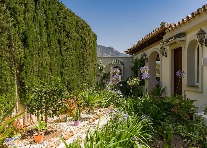 Golden Mile Villa Marbella With Pool Close To Beach