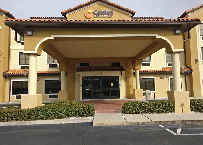 Comfort Inn & Suites Northeast - Gateway