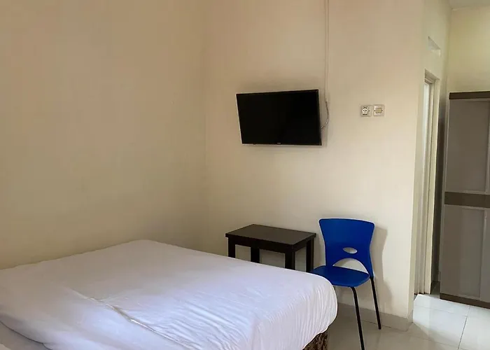 Jatiwinangun Homestay Near Gor Satria Purwoketo Mitra Reddoorz