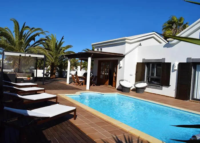 VILLA ALAI Piscina climatizada privada y pérgola chill out