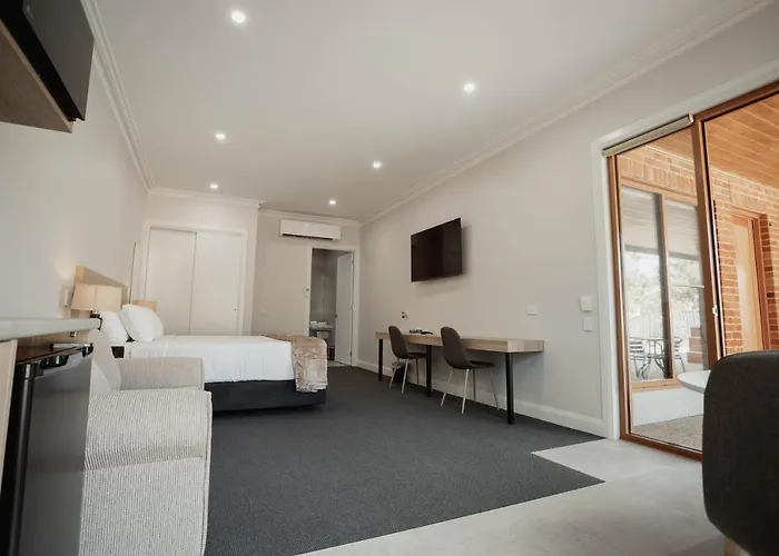 Red Waratah Accommodation