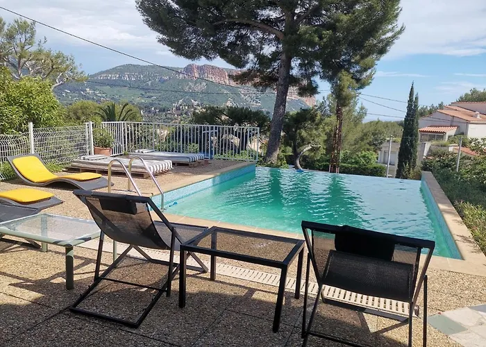 Cassis Hostel