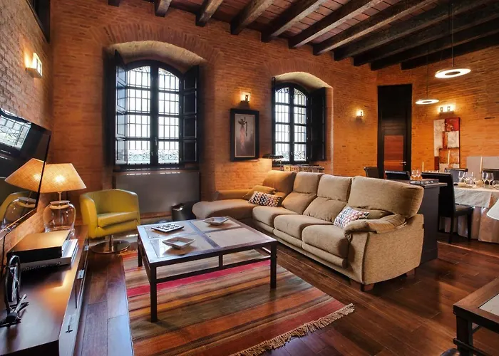 Castillo De Monte La Reina Posada Real & Bodega