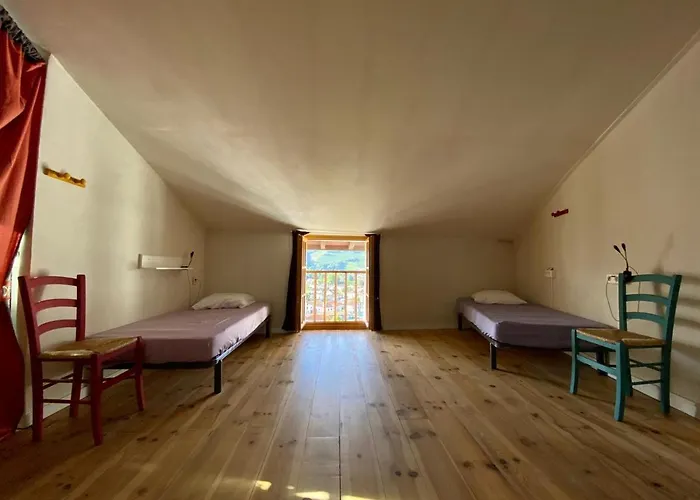 Gite De La Porte Saint Jacques: A Hostel For Pilgrims