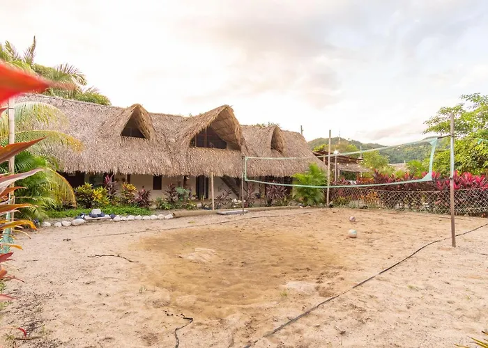El Zoo Hostel, Bar & Pool