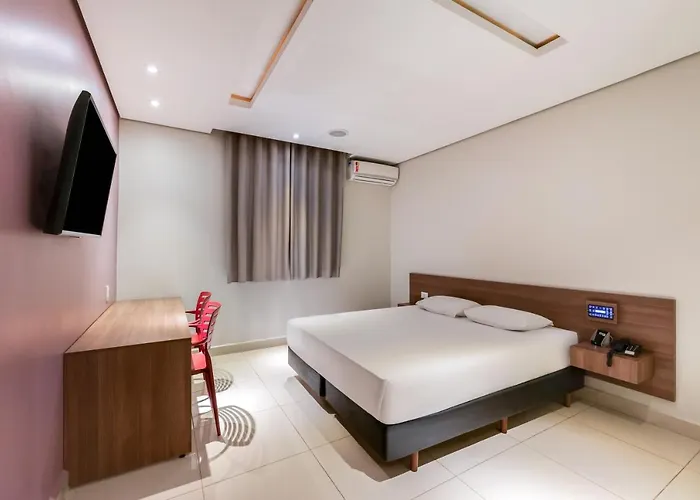 Plaza Motel (Adults Only)