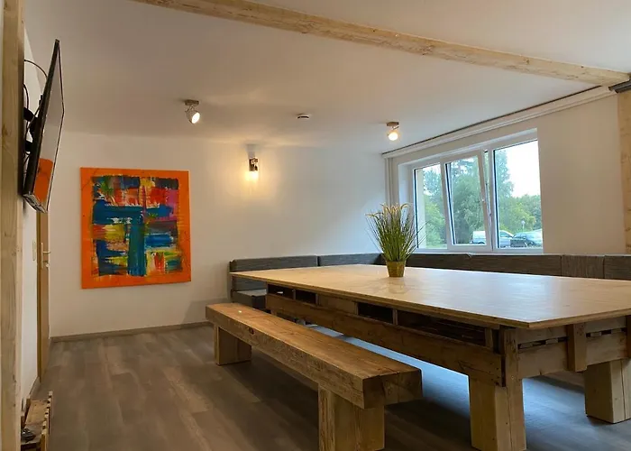 Hostel47 - Nähe Dresden - Monteurzimmer mit bequemen Betten, nur für Männer, kostenloses WLAN und Parkplätze für Autos und LKW's, Waschmaschine vor Ort