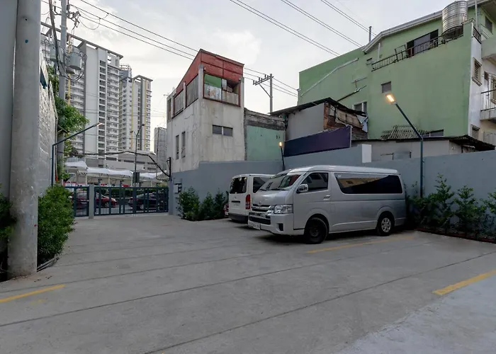 Ihotel Uptown Bgc