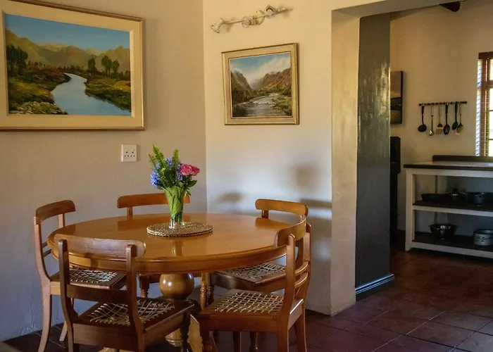 Zebra Cottage And Lodge