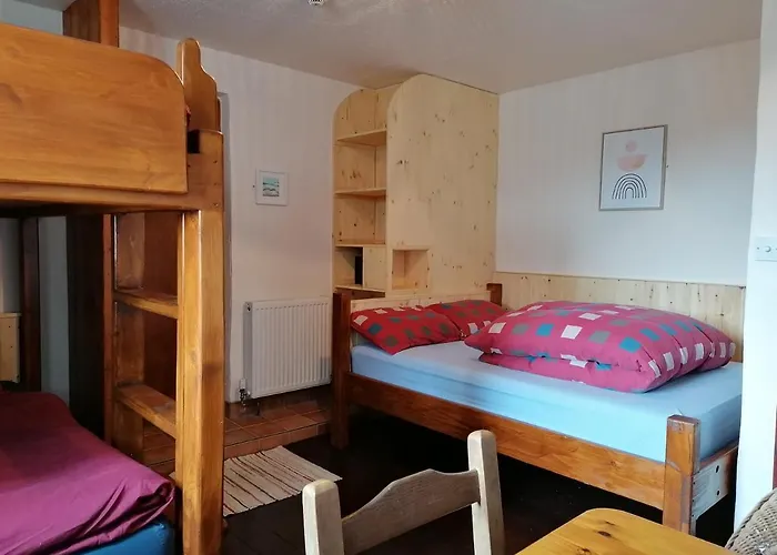 Aille River Tourist Hostel And Campsite Doolin
