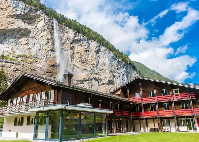 Alpine Base Hostel - Adults Only