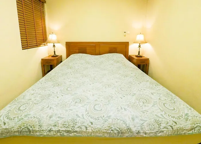 Rhiz Guest House Tebet