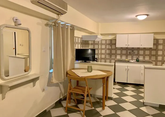 Costas Rooms