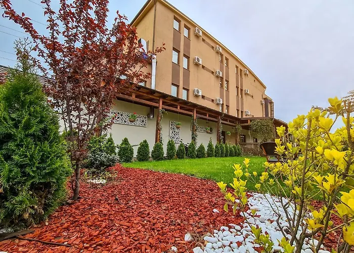 Hotel Yarus Plus