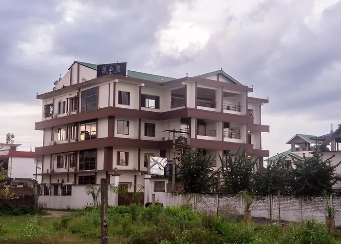 Hotel Aatreyee