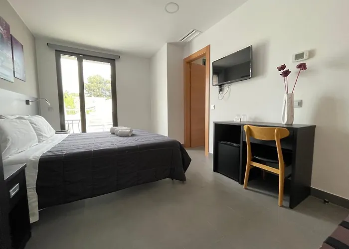 6 Bis HOTEL