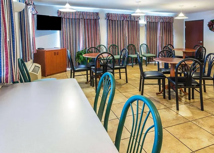 Super 8 By Wyndham Gresham/Portland Area Or Hotel