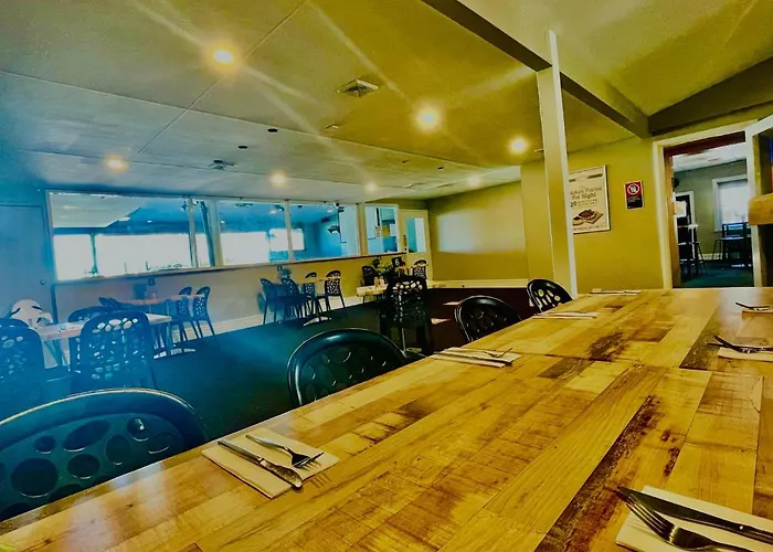 Lake Mulwala Hotel