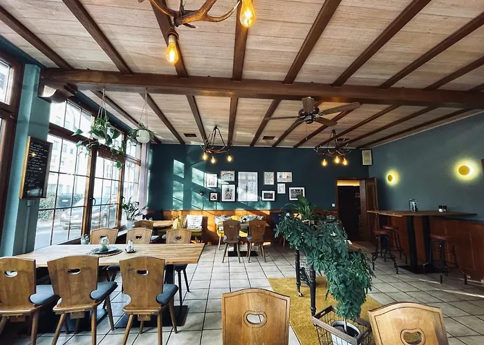 Hotel & Weinhaus Zum Schwarzen Baeren
