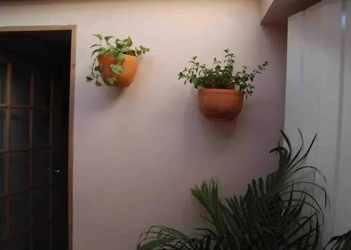 Great Location ! 4 Bedroom Home In The Heart Of Cartagena