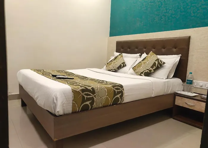 Hotel Golden Nest Popular Residency