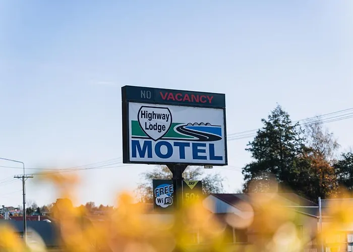 Highway Lodge Motel