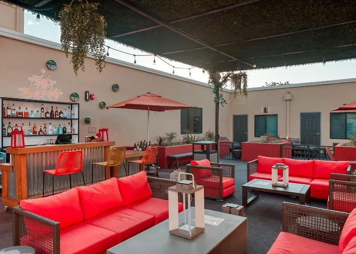Hotel Lexen Newhall & Santa Clarita - Near Six Flags Magic Mountain