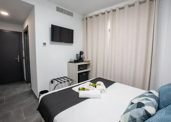 Nerja-Centro-Jacuzzi- Mirador De La Ermita- Adults Recommended