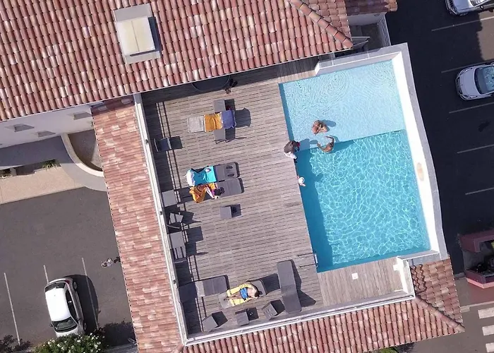 Hotel Grand Cap Rooftop Pool