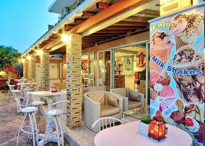 Makis Louvlis Apartments