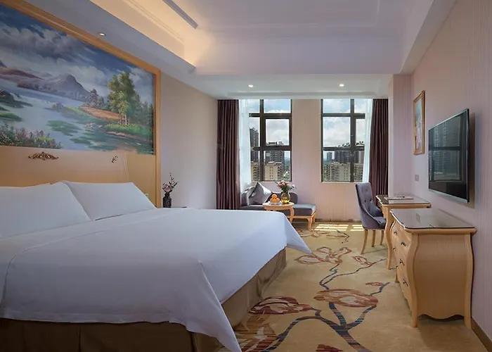 Vienna International Hotel Maoming Wanda Plaza