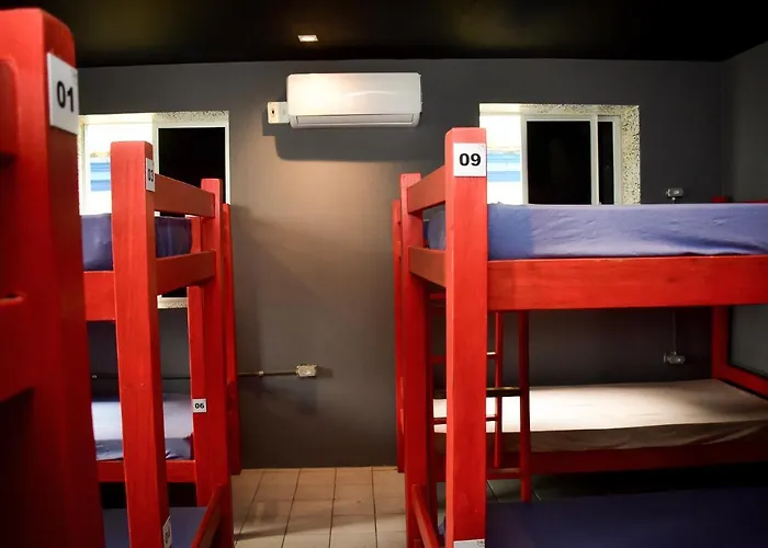Reef Hostel&Pousada