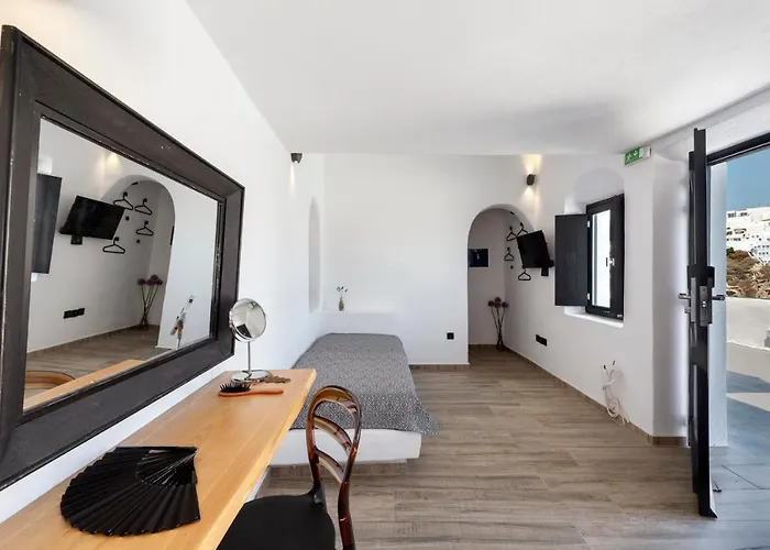 Pearl Of Caldera Oia - Boutique Hotel By Pearl Hotel Collection