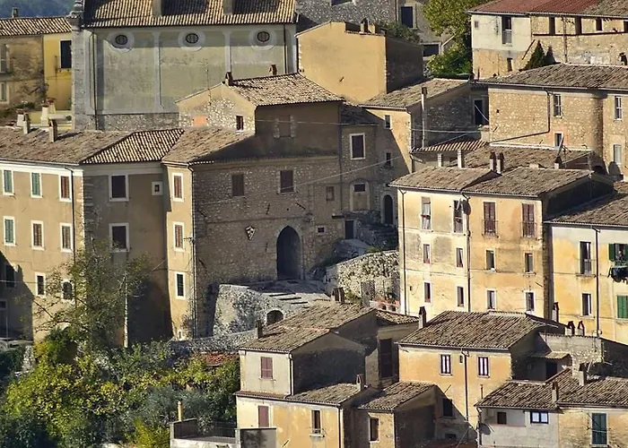 Albergo Diffuso La Castellana “ Camera Della Dama”