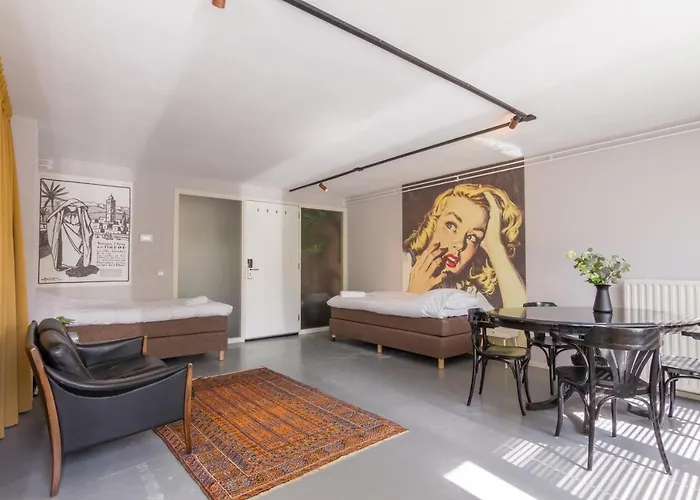 Pink Flamingo Boutique Hostel