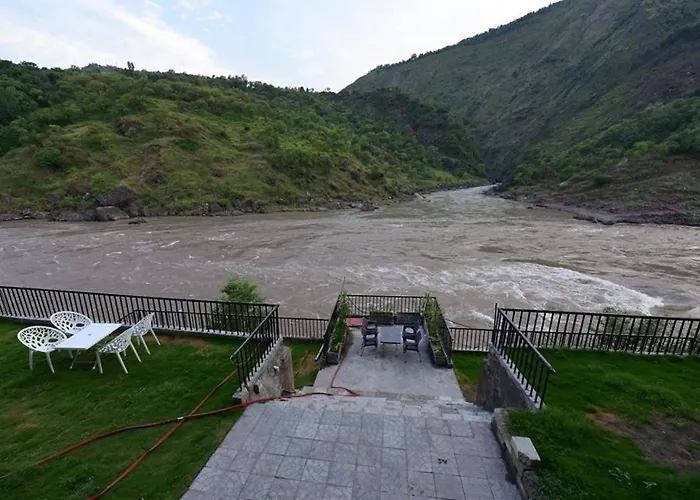 Hotel La Orilla Muzaffarabad