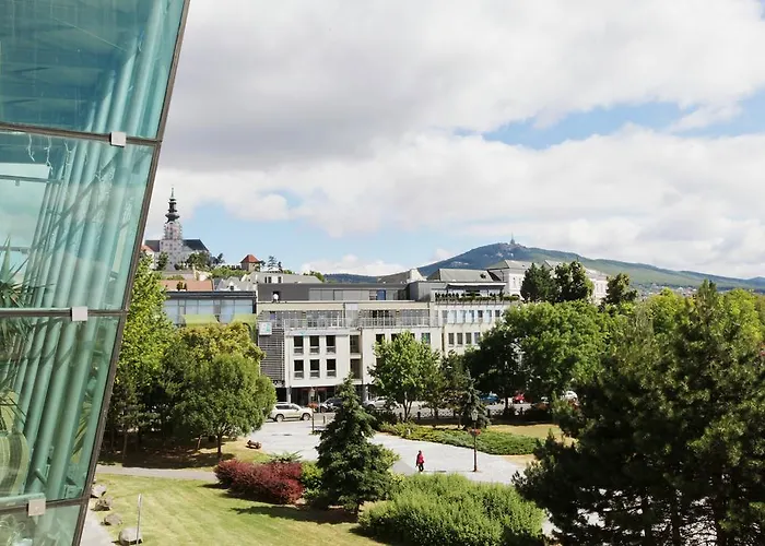 City Hotel Nitra With Free Parking